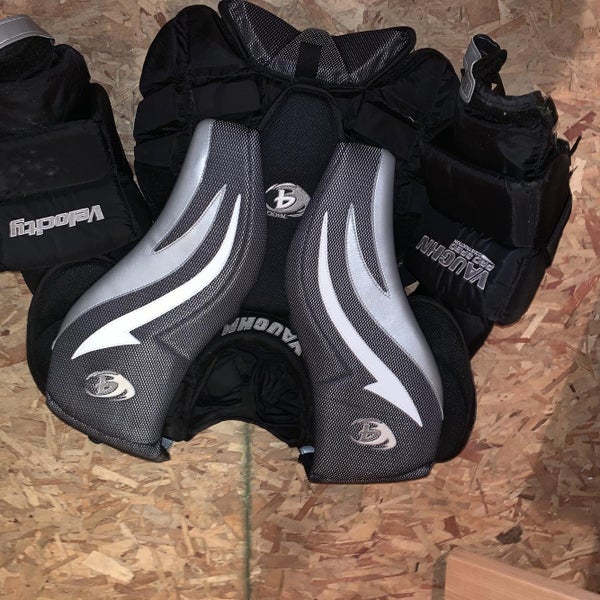 V4 7600 Goalie Chest Protector Senior