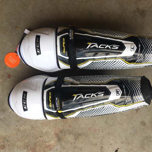 New Super Tacks Shin Pads Senior