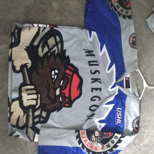 Muskegon lumberjacks USHL Hockey Large Jersey And Socks