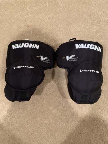 Vaughn Knee pads JR Only used 3 times