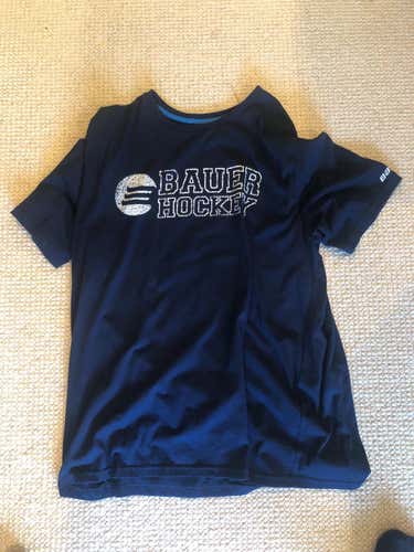 Like New Bauer T Shirt Navy