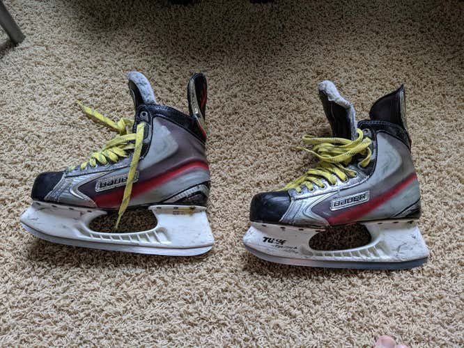 Bauer Vapor X7.0 Hockey Skates Senior Pro Stock Size 9