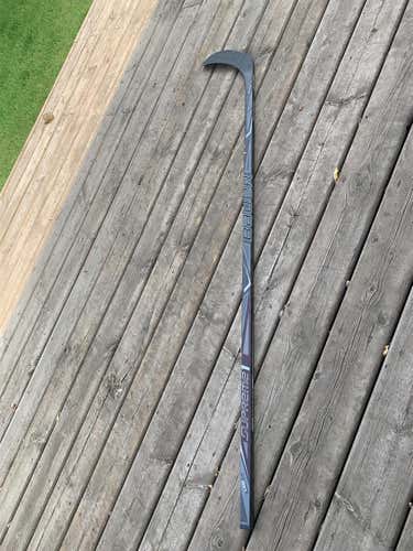 Supreme 1S Hockey Stick Righty Mid Senior Pro Stock