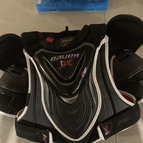 Bauer Shoulder Pads Senior