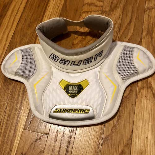Bauer Supreme Goalie Neck Guard