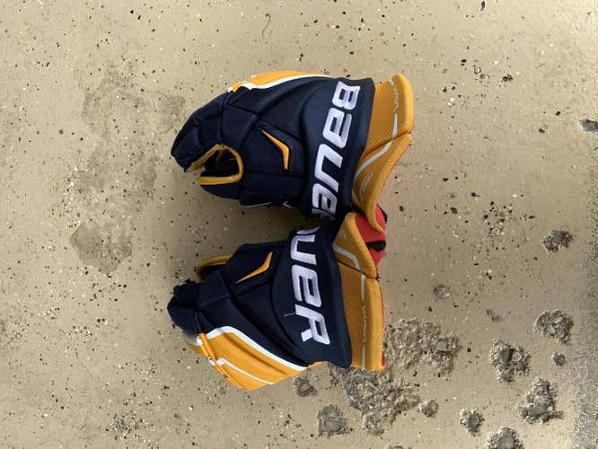 Bauer Vapor X100 Gloves Senior
