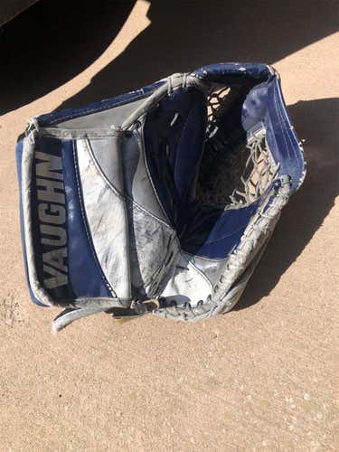 Velocity 7000 Goalie Glove Regular Senior