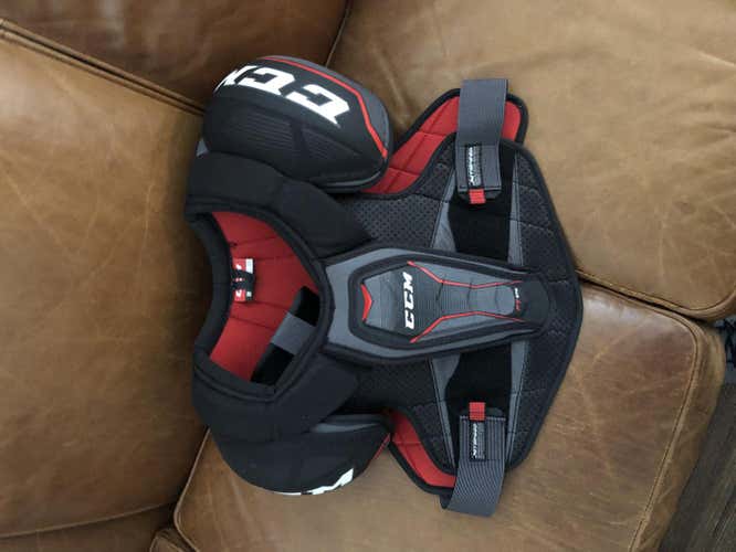 CCM Shoulder Pads Senior
