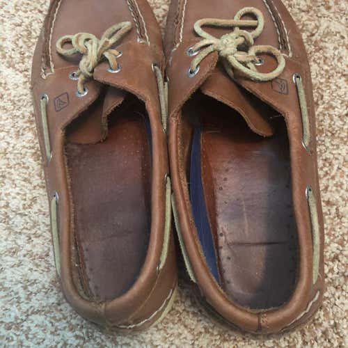 Size 10 Sperries