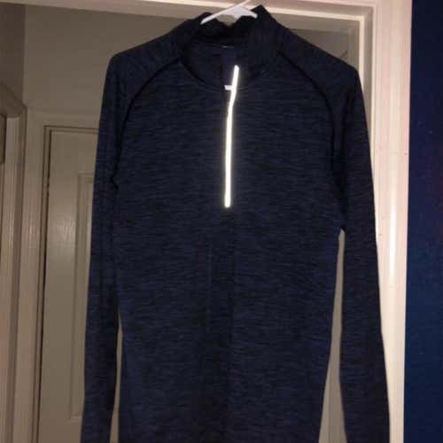 Lululemon 1/2 Zip Size Medium