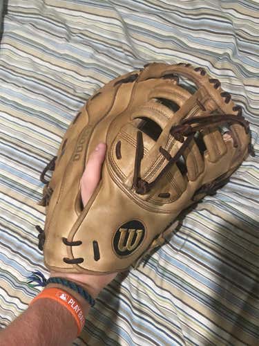 A2000 Baseball Glove