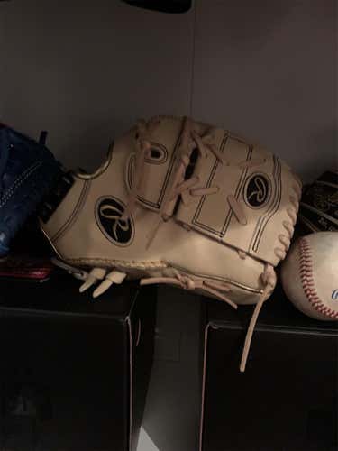 New Rawlings Baseball Glove