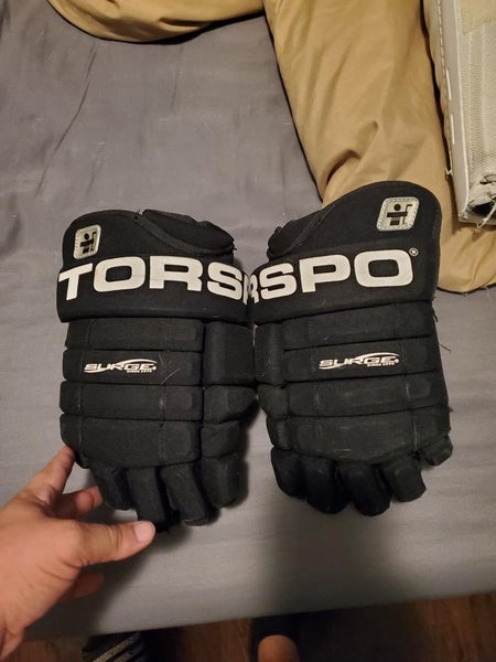 Shin pads and gloves for @jeffries85