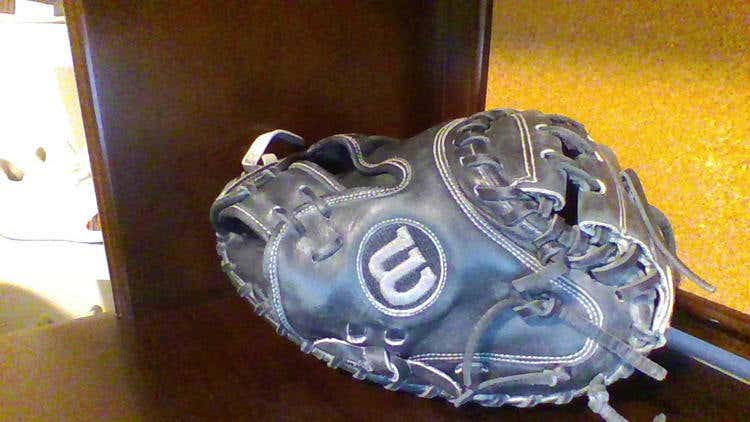 Wilson A1k Catchers mitt for sale or trade great condition and break in. NEED IT GONE!!