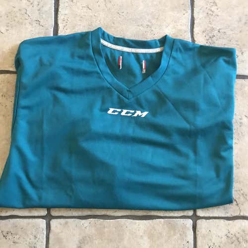 CCM 5000 Practice Jersey and Socks - Turquoise/Sharks Adult large