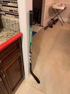 CCM JetSpeed Hockey Stick Left Youth (McDavid P28 curve)