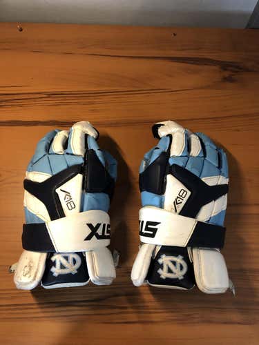 North Carolina STX K18 Lacrosse Gloves