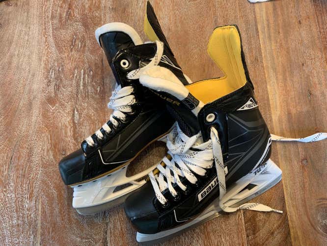 Almost New Bauer supreme S160