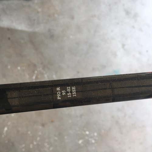 Supreme 1S Hockey Stick Righty Mid Senior Pro Stock