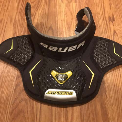 Bauer Supreme Goalie Neck Guard