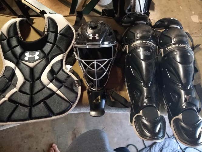 Under Armour JRVS Catchers Gear