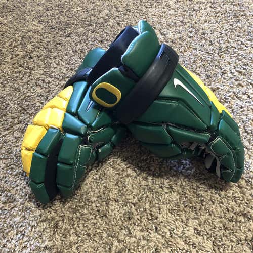 University Of Oregon Vapor Elite Lacrosse Gloves: No Trades