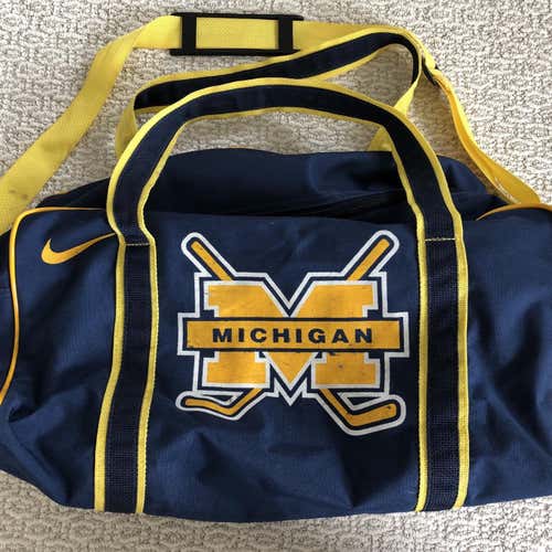 Extremely RARE Team Issue Michigan Hockey Nike Team Travel Bag - pro Stock return