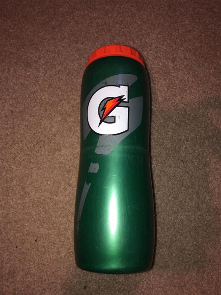 Gatorade Sports 32oz Squirt Water Bottle Used