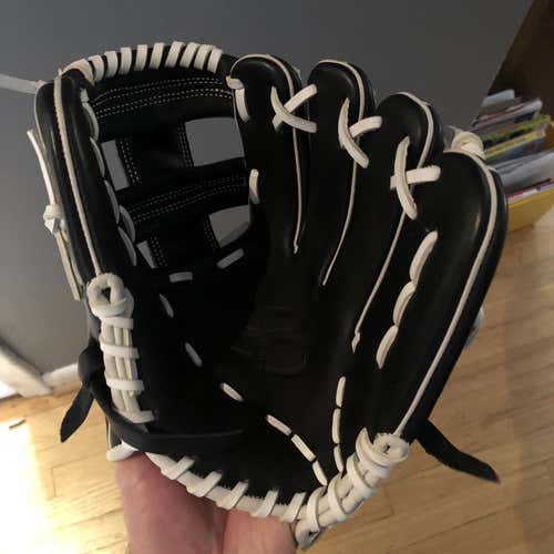 New  Baseball Glove- SOLD