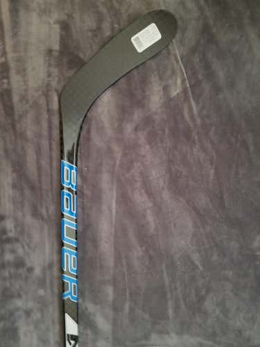 New Bauer Hockey Stick Righty P28 - 85 Flex Senior