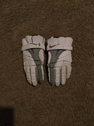 New Vapor Lacrosse Gloves