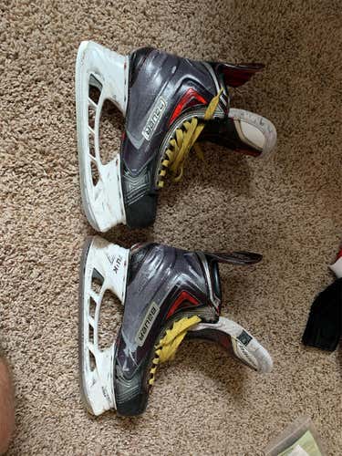 Vapor APX2 Hockey Skates Senior Size 9.5