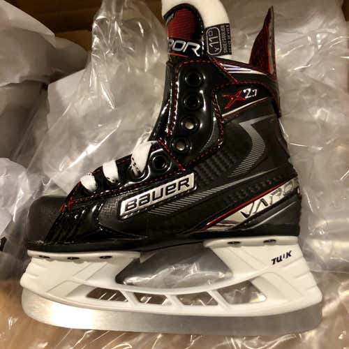 New Vapor X2.7 Hockey Skates Youth Size 11