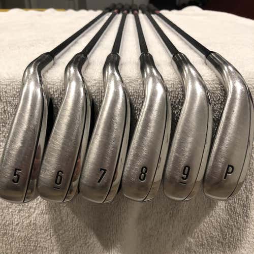 Callaway XR OS Iron Set Righty 5-PW