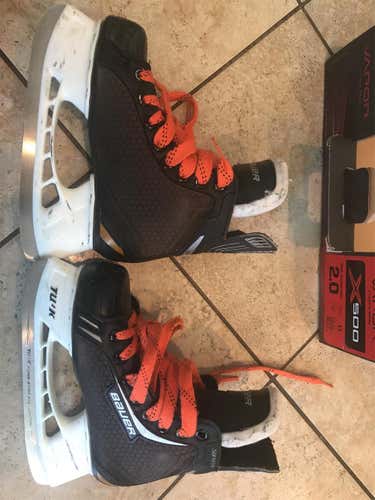 Supreme Hockey Skates Youth Size 3