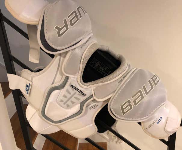 Nexus 600 Shoulder Pads Senior