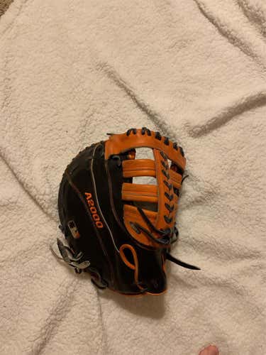 A2000 Baseball Glove