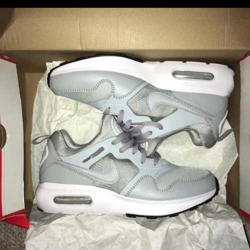 *NWT* Nike Air Max Prime (Size 10)