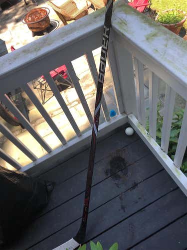 New Vapor 1X Lite Hockey Stick Righty Toe Intermediate