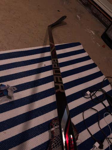 New Vapor 1X Lite Hockey Stick Righty Mid Intermediate