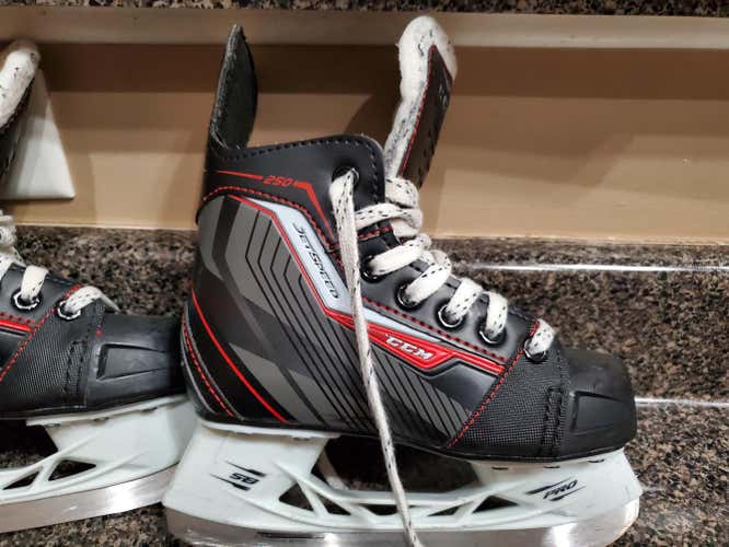 CCM JetSpeed 250 Hockey Skates Youth Size 12