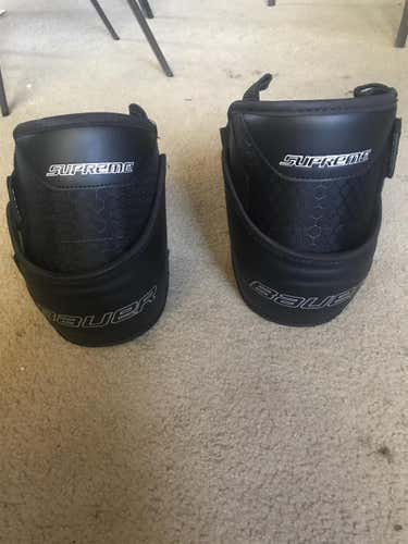 Bauer S18 Supreme Knee Guards - USED TWICE (Purchase Pending)
