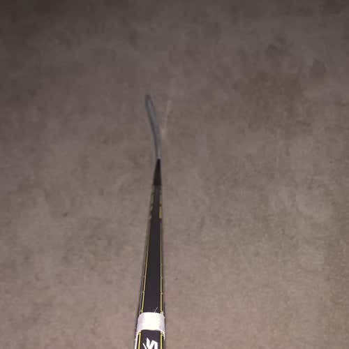 Ultra Tacks Hockey Stick Righty Mid Intermediate