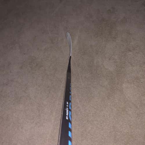 QR1 Hockey Stick Righty Toe Intermediate