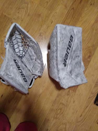 Bauer Supreme One.7 Goalie Glove & Blocker Regular Junior
