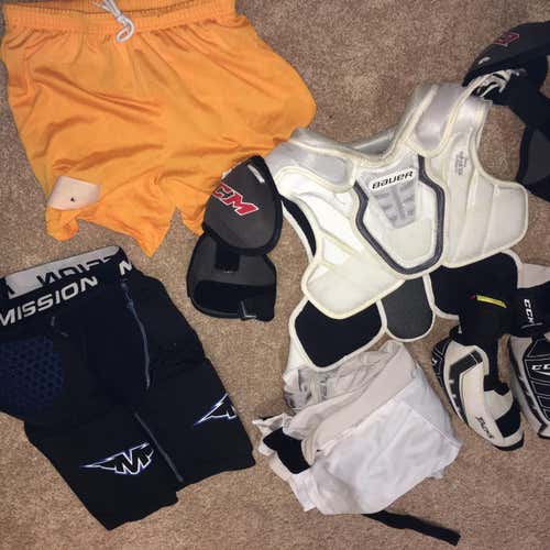 ALL ITEMS 10$ (Pants 15$)