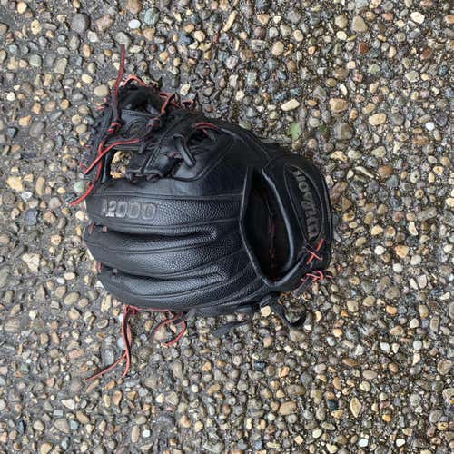 A2000 1786 Baseball Glove