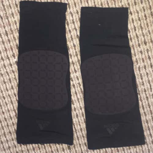 2 New Adidas Knee Pads