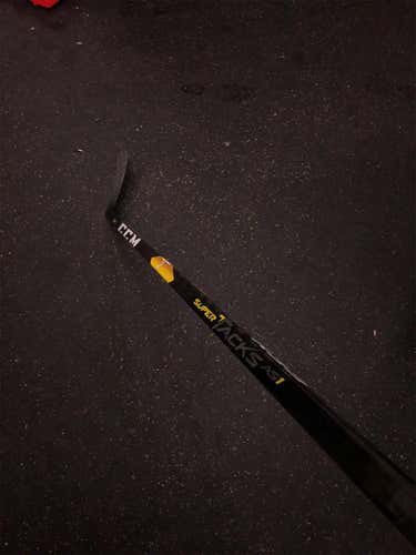 New Super Tacks AS1 Hockey Stick Righty Crosby Curve (P29 Or P92)