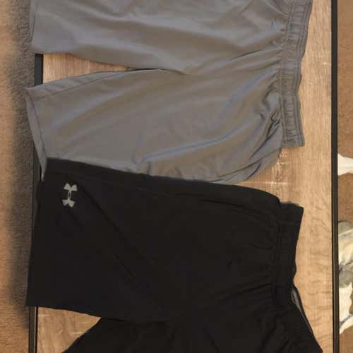 Under Armour Shorts Adult x2